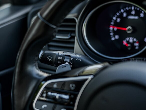 2021 Kia Ceed III, серый, 1688000 рублей - вид 5
