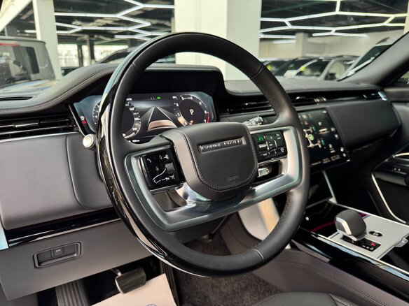 2026 Land Rover Range Rover P400 MHEV V, чёрный - вид 17