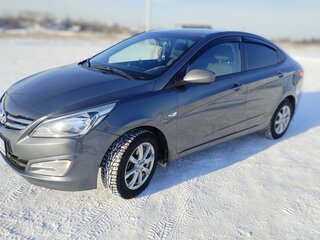2015 Hyundai Solaris I Рестайлинг, серый, 830000 рублей, вид 4