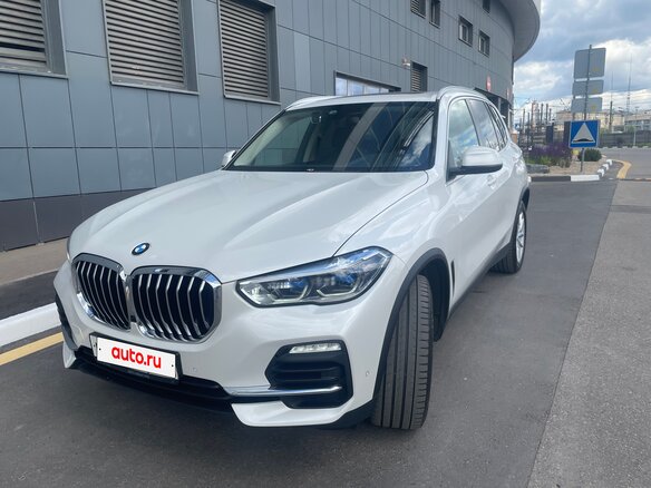 2019 BMW X5 40i IV (G05/G18), белый, 5300000 рублей - вид 1
