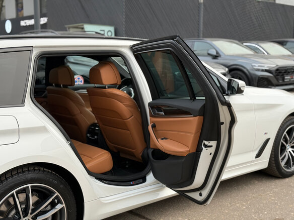 2023 BMW 5 серии 520d xDrive VII (G30/G31/G38) Рестайлинг, белый, 7500000 рублей - вид 11