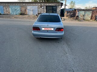 1998 Mercedes-Benz E-Класс 320 II (W210, S210), серебристый, 640000 рублей, вид 2