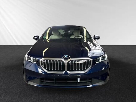 2025 BMW 5 серии 520d VIII (G60/G61/G68), синий, 6450000 рублей, вид 2