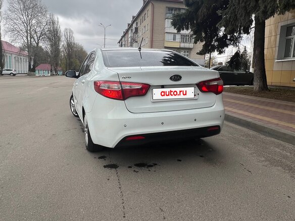 2011 Kia Rio III, белый, 750000 рублей - вид 5