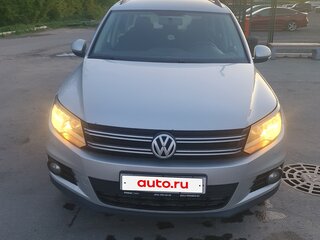 2015 Volkswagen Tiguan I Рестайлинг, серебристый, 980000 рублей, вид 2
