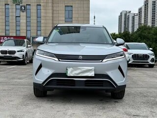 2025 BYD Yuan Up 45.12 kWh, серебристый, 1650000 рублей, вид 2