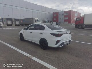2018 Kia Rio IV, белый, 650000 рублей, вид 4