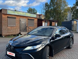 2021 Toyota Camry VIII (XV70) Рестайлинг, чёрный, 2700000 рублей, вид 3