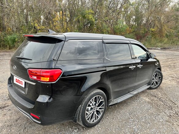 2020 Kia Carnival III, чёрный, 3300000 рублей - вид 4