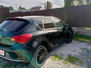 2013 Opel Astra J Рестайлинг, чёрный, 850000 рублей, вид 1