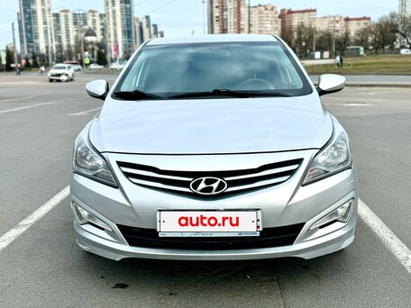 2016 Hyundai Solaris I Рестайлинг, серебристый, 600000 рублей, вид 1