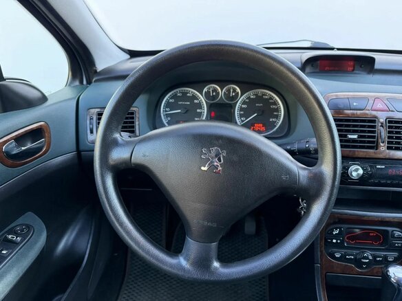 2004 Peugeot 307 I, серебристый, 260000 рублей - вид 10
