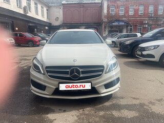 2015 Mercedes-Benz A-Класс 180 III (W176), белый, 1350000 рублей, вид 3