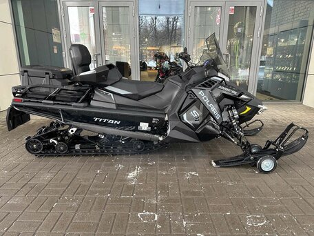 2025 Polaris PROSTAR S4 Titan Adventure 155, чёрный, 1439156 рублей, вид 2