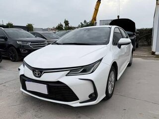 2022 Toyota Corolla XII (E210), белый, 1600000 рублей, вид 1