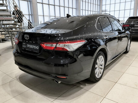 2021 Toyota Camry VIII (XV70), чёрный, 1950000 рублей, вид 5