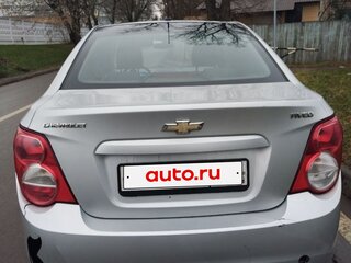 2013 Chevrolet Aveo II, серебристый, 415000 рублей, вид 3