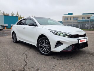 2022 Kia Cerato IV Рестайлинг, белый, 3250000 рублей, вид 3
