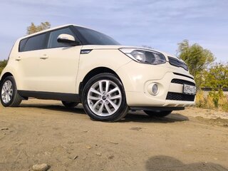 2017 Kia Soul II Рестайлинг, бежевый, 1600000 рублей, вид 4
