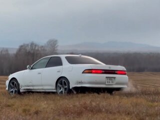 1992 Toyota Mark II VII (X90), белый, 450000 рублей, вид 1