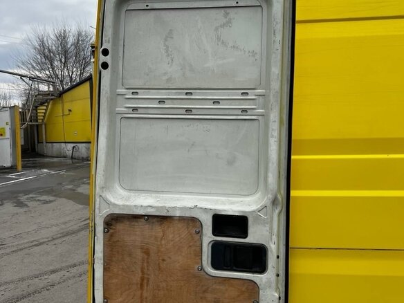 2008 Iveco Daily, жёлтый, 1400000 рублей - вид 7