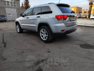 2011 Jeep Grand Cherokee IV (WK2), серебристый, 1500000 рублей, вид 4