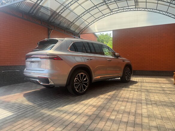 2026 Geely Monjaro (Xingyue L) I Рестайлинг 2 (China Market), серый - вид 6