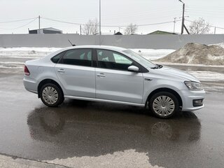2019 Volkswagen Polo V Рестайлинг, белый, 735000 рублей, вид 4