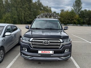 2015 Toyota Land Cruiser 200 Series Рестайлинг 1, серый, 4500000 рублей, вид 2