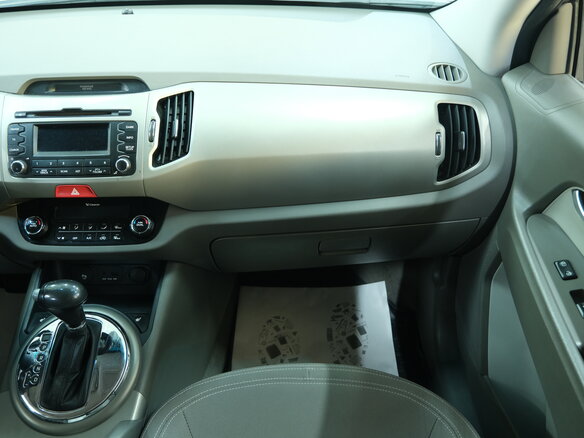 2010 Kia Sportage III, серебристый - вид 15