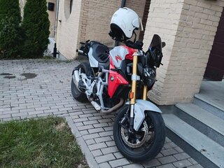 BMW F 900 R