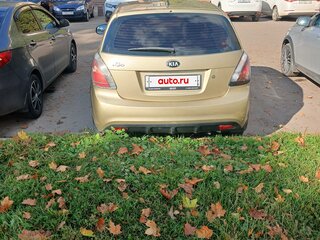 2010 Kia Rio II Рестайлинг, бежевый, 370000 рублей, вид 4