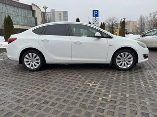 2014 Opel Astra J Рестайлинг, белый, 750000 рублей, вид 4