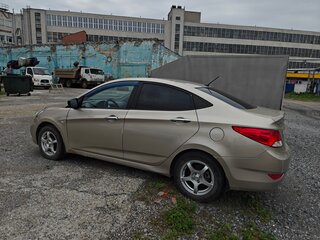 2012 Hyundai Solaris I, бежевый, 810000 рублей, вид 2