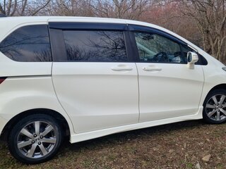 2009 Honda Freed I, белый, 1090000 рублей, вид 2