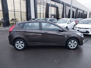 2015 Hyundai Solaris I Рестайлинг, коричневый, 850000 рублей, вид 5