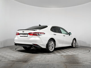 2019 Toyota Camry VIII (XV70), белый, 2390000 рублей, вид 5