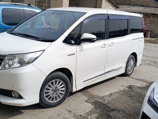 2014 Toyota Noah III (R80), белый, 1950000 рублей, вид 1