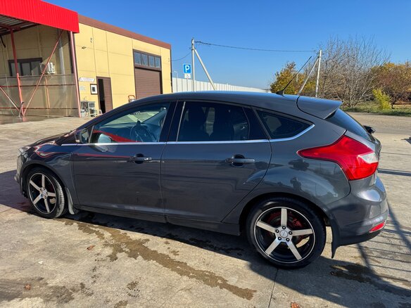2011 Ford Focus III, серый, 850000 рублей - вид 2