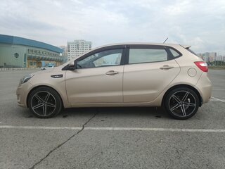 2014 Kia Rio 6-speed III, бежевый, 980000 рублей, вид 4