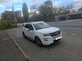2015 Ford Explorer V Рестайлинг, белый, 2450000 рублей, вид 2