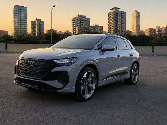 2025 Audi Q4 e-tron 45 quattro I, серый - вид 2