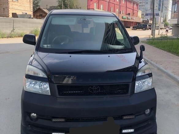 2007 Toyota Voxy II (R70), чёрный, 1150000 рублей