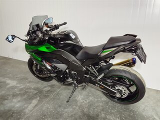 2024 Kawasaki Z 1000SX, чёрный, 1299000 рублей, вид 3
