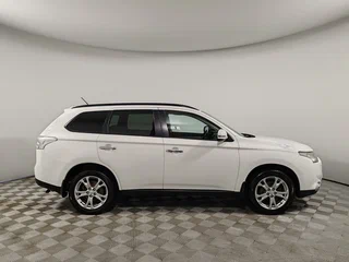2013 Mitsubishi Outlander III, белый, 1229000 рублей, вид 4