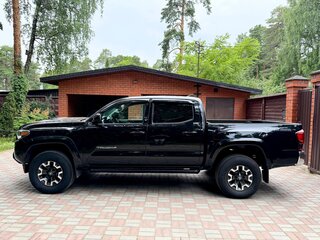2022 Toyota Tacoma III, чёрный, 4498000 рублей, вид 1