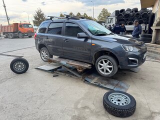 2015 Lada (ВАЗ) Kalina II, серебристый, 570000 рублей, вид 4