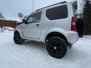 2013 Suzuki Jimny III Рестайлинг 2, серебристый, 1560000 рублей, вид 3