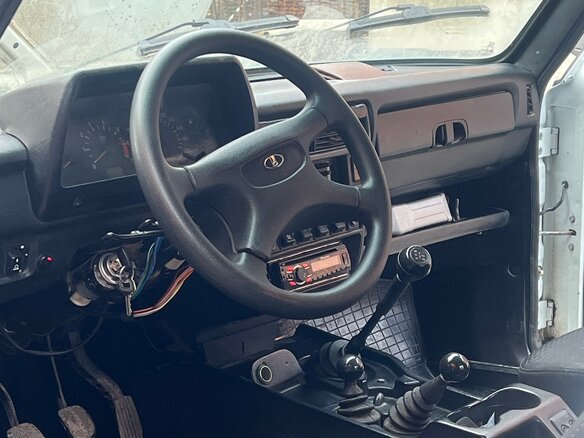 2012 Lada (ВАЗ) 2121 (4x4) I Рестайлинг, белый, 405000 рублей - вид 4