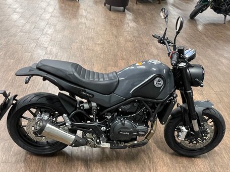 2026 Benelli Leoncino 500, серый, 620000 рублей, вид 5